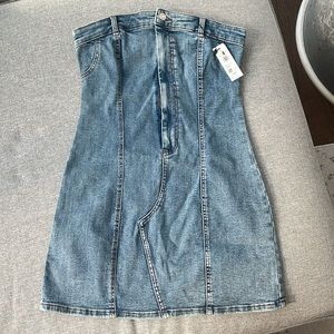 Cute strapless denim dress